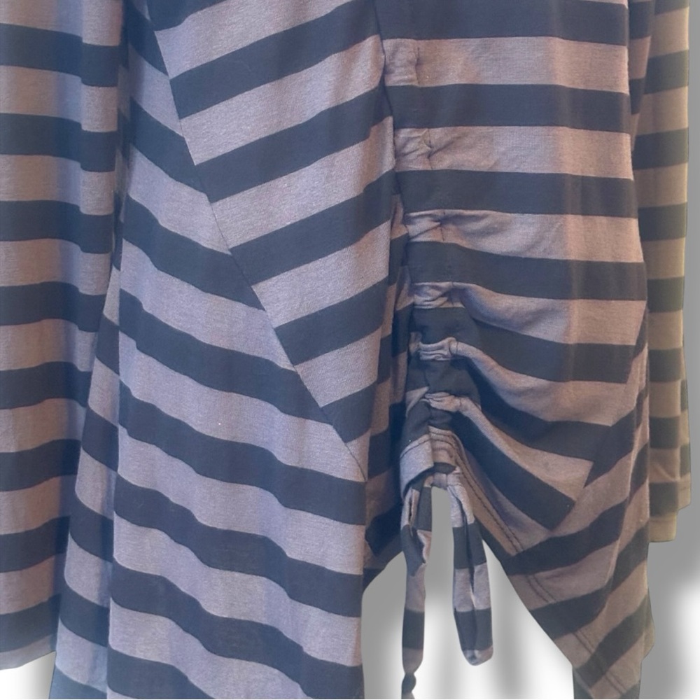 Alembika Black and Gray Striped Women's tunic top size 8 - Picture 6 of 8